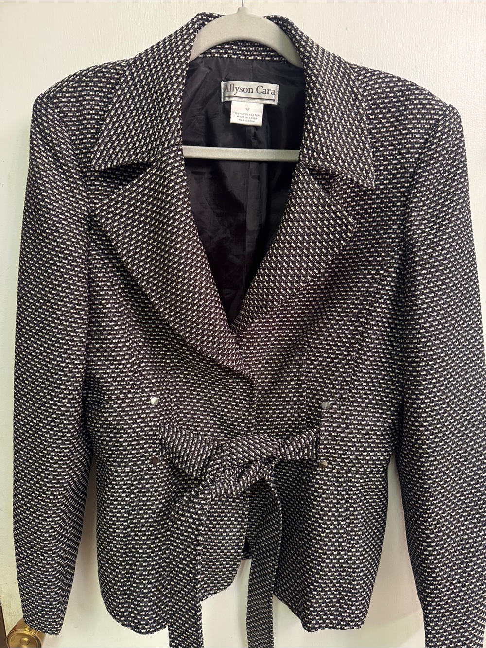 Allyson Cara Women's Black & White Textured Tie-Waist Jacket